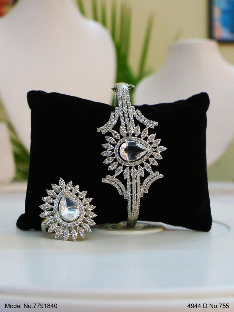 Handmade Traditional Masterpiece Zircon Jewelry Set