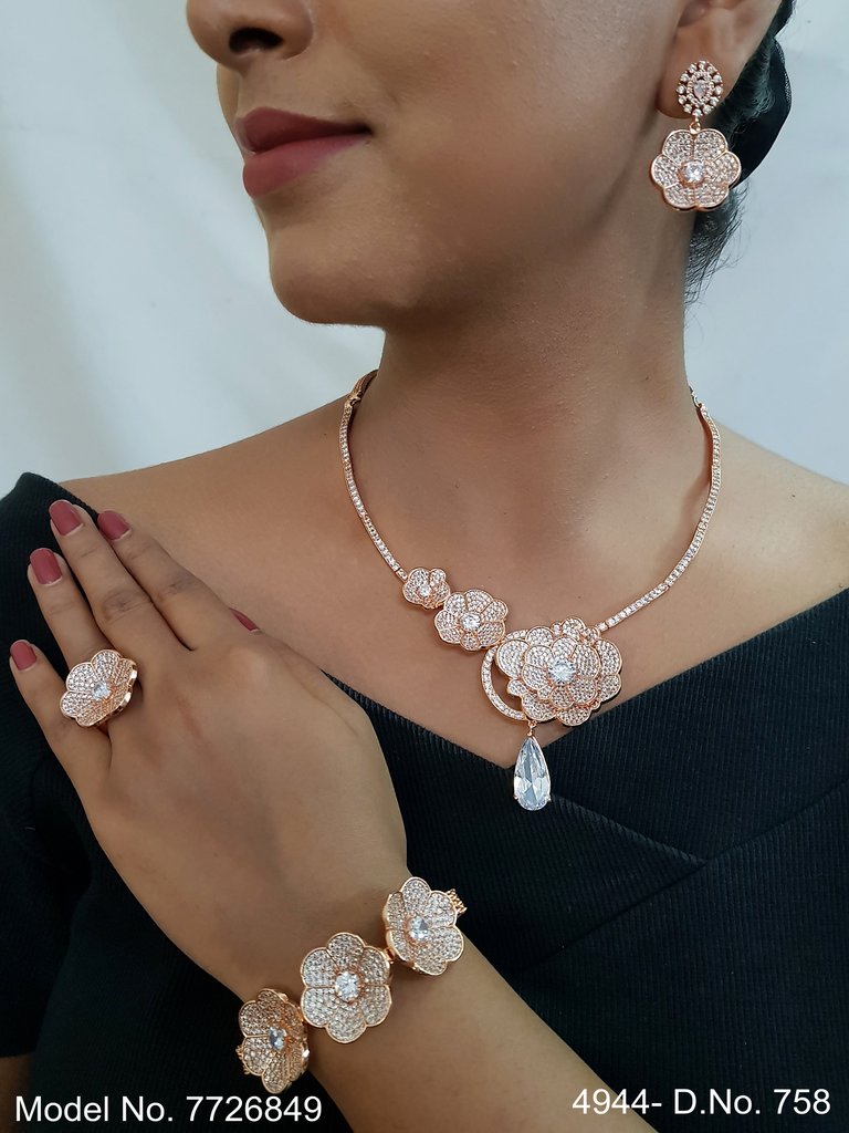 Traditional American Diamond Set