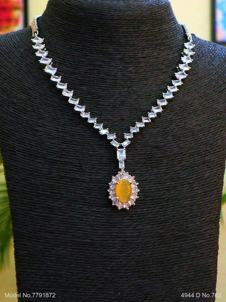 Necklace Designed by Passionate Craftsmen !