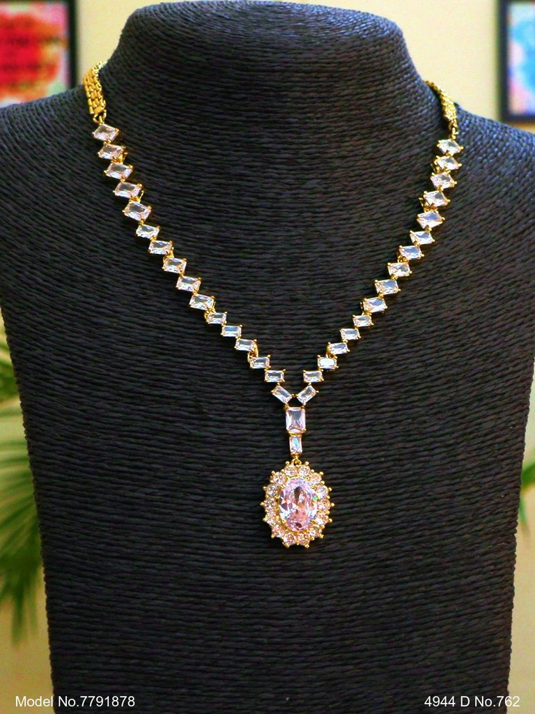 Traditional Zirconia Jewelry Set for Classy Women