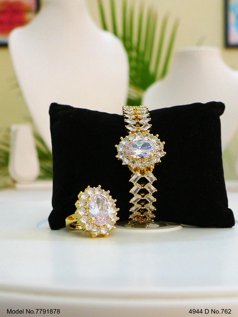 Traditional Zirconia Jewelry Set for Classy Women