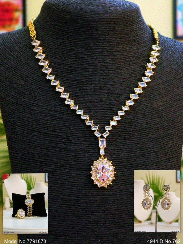 Traditional Zirconia Jewelry Set for Classy Women