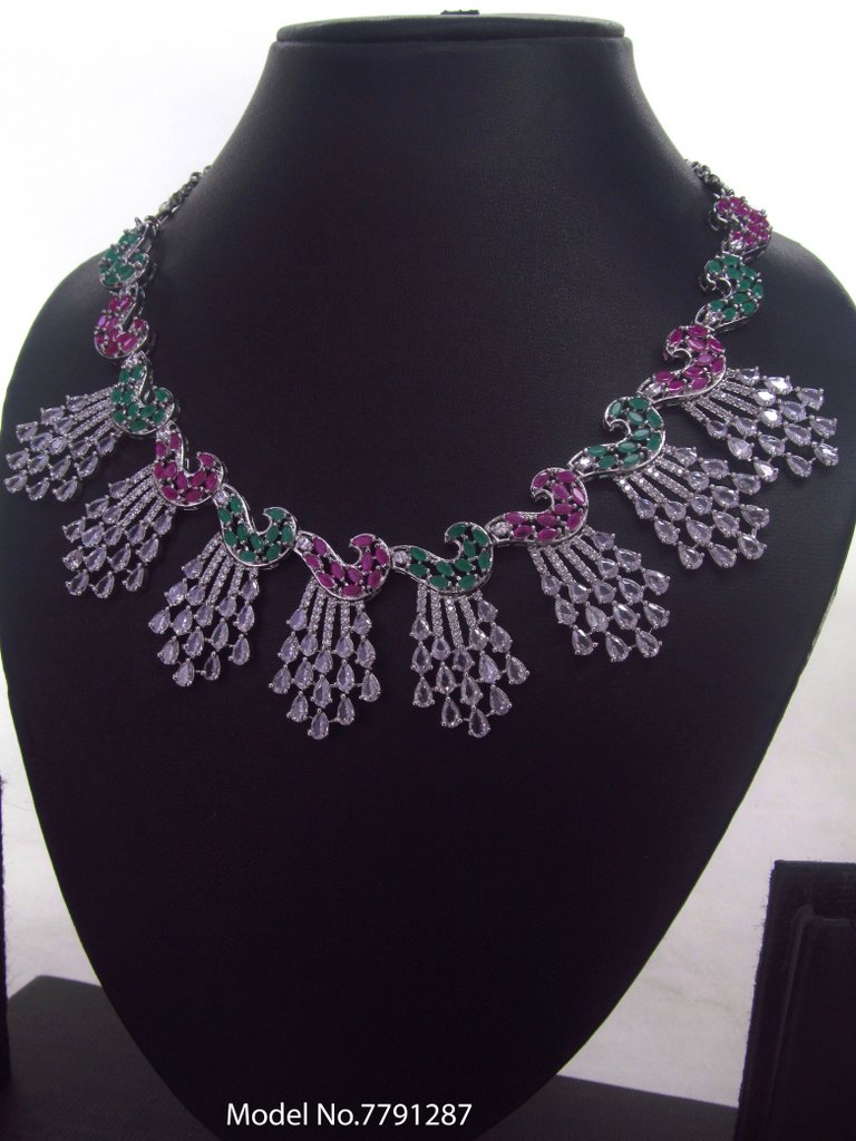 Necklace Designed by Passionate Craftsmen !