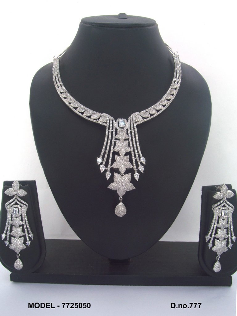 Traditional Zirconia Jewelry Set for Classy Women