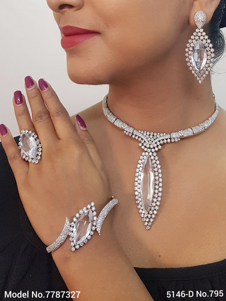 Traditional yet Trendy Design | Ideal for your Parties !