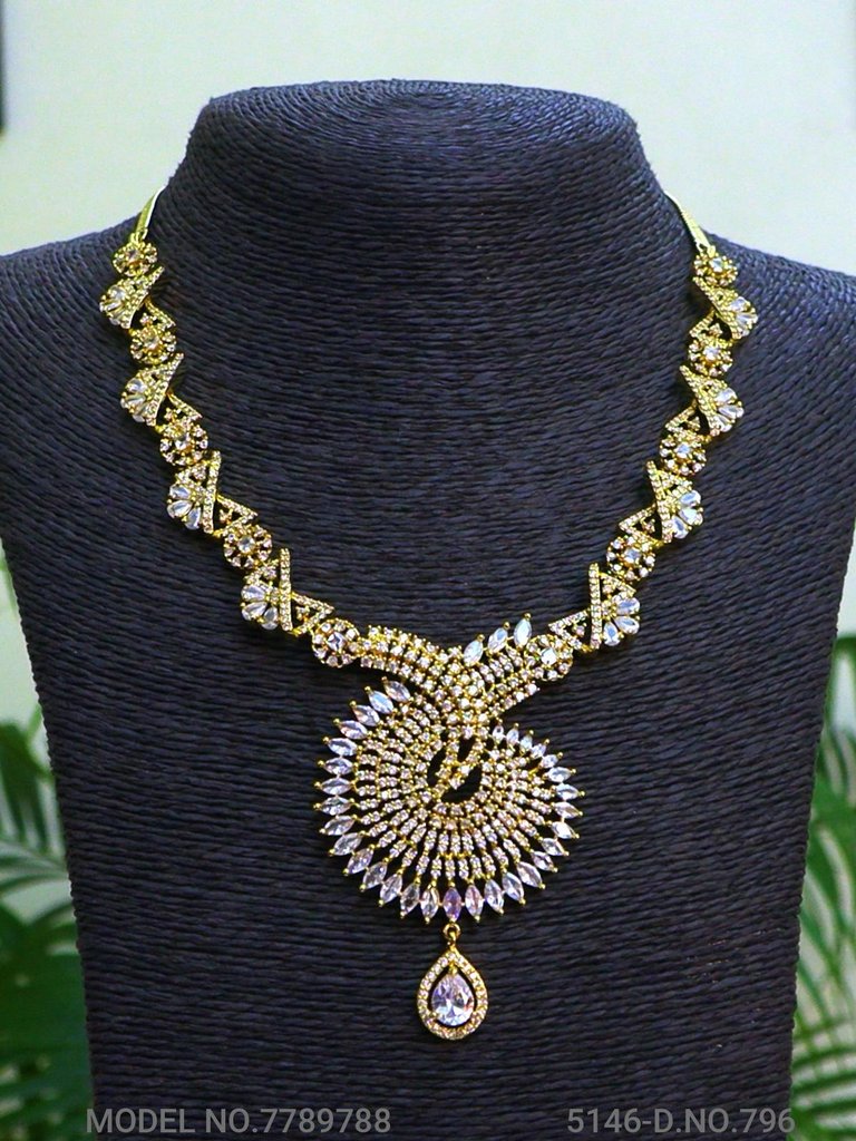 Statement American Diamond Set