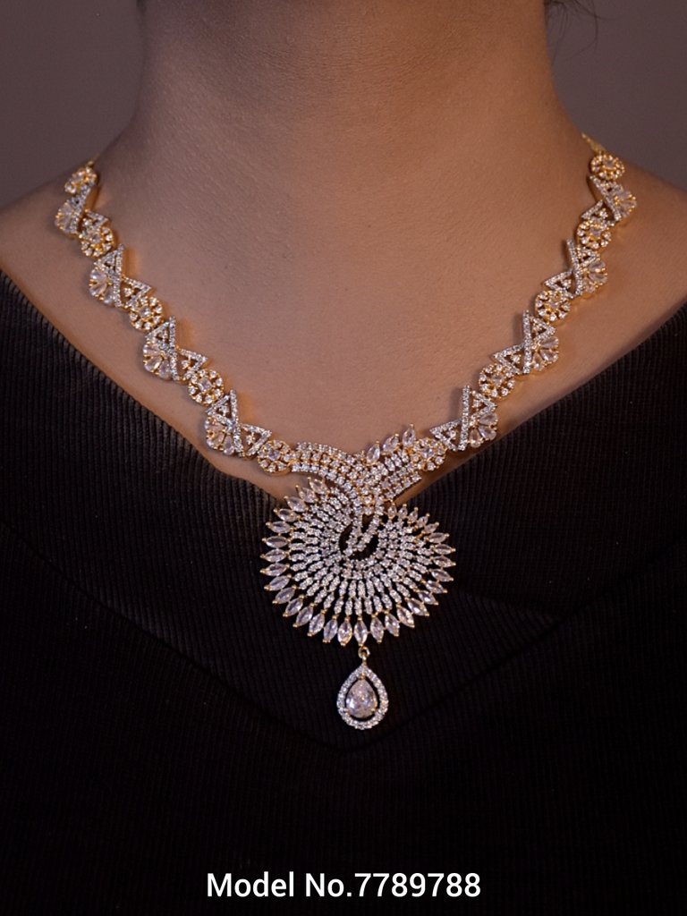 Statement American Diamond Set