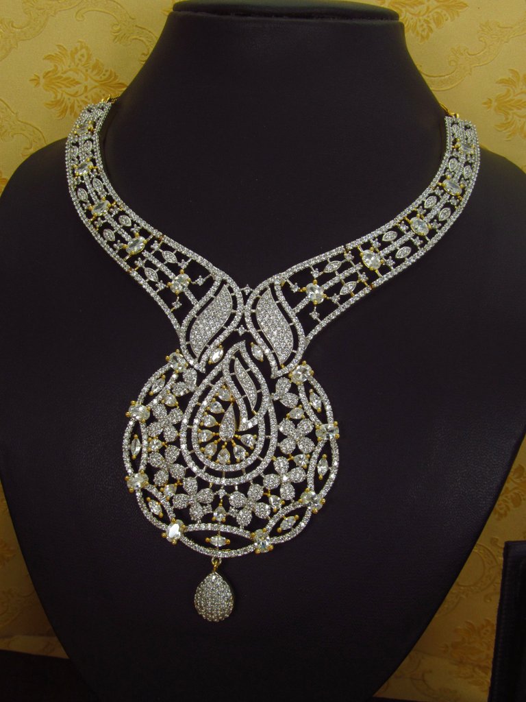 Necklace Designed by Passionate Craftsmen !