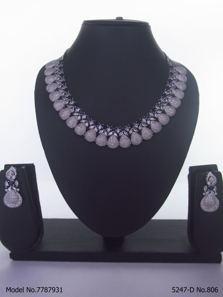 Statement American Diamond Set