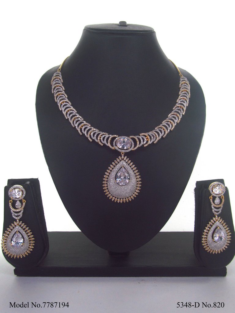 Statement American Diamond Set