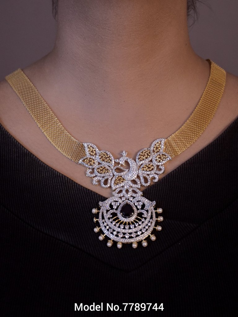 Necklace Designed by Passionate Craftsmen !