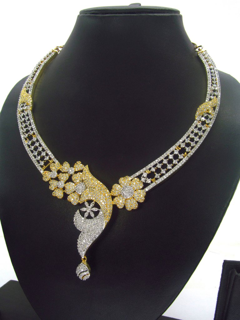 Necklace Designed by Passionate Craftsmen !