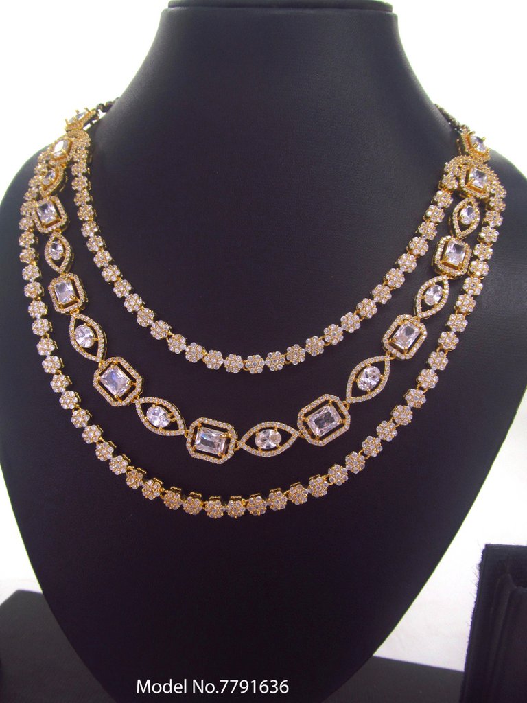 Traditional Necklaces in Trend