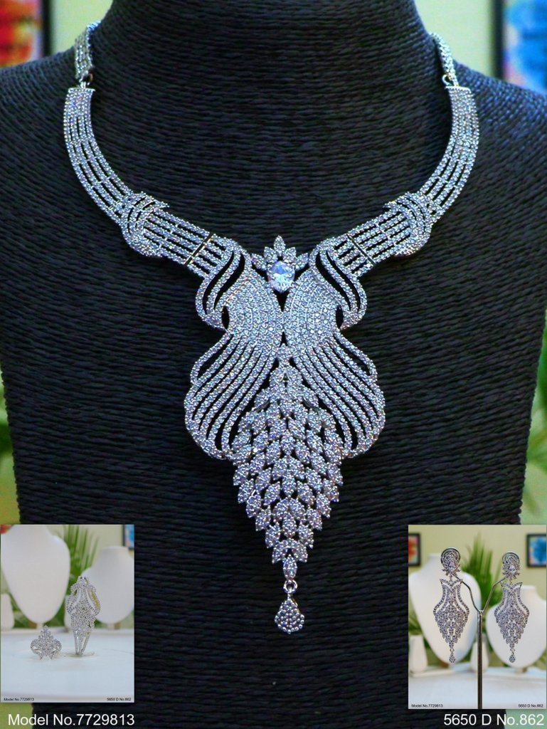 Traditional Necklaces in Trend