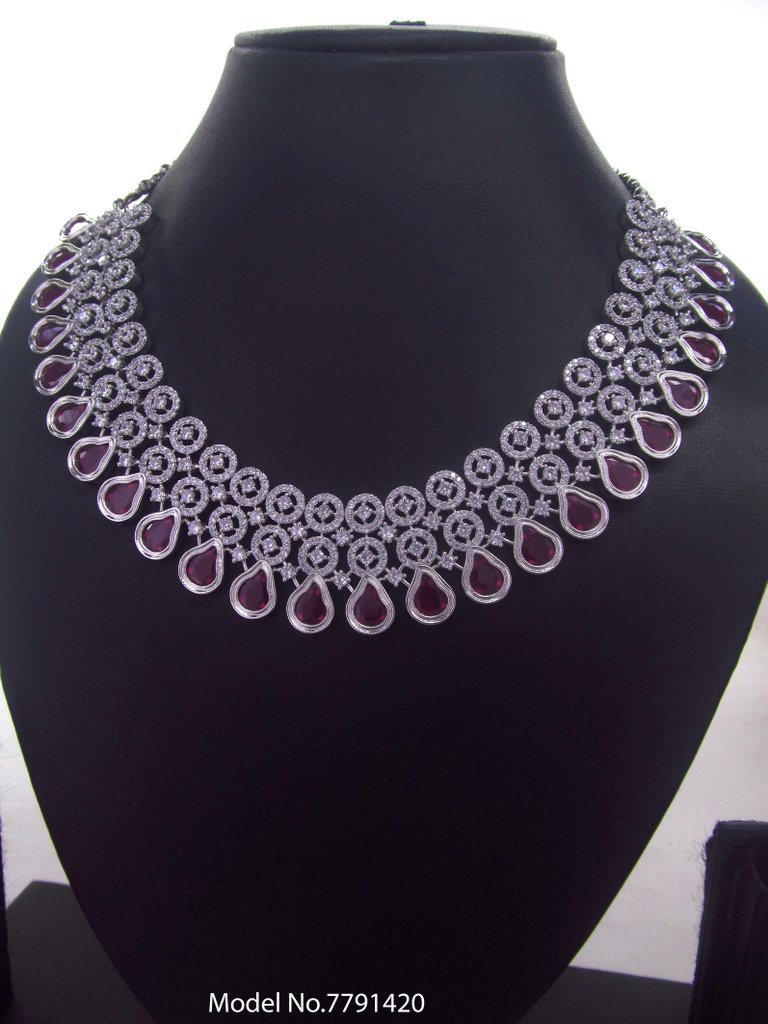 Necklace Designed by Passionate Craftsmen !