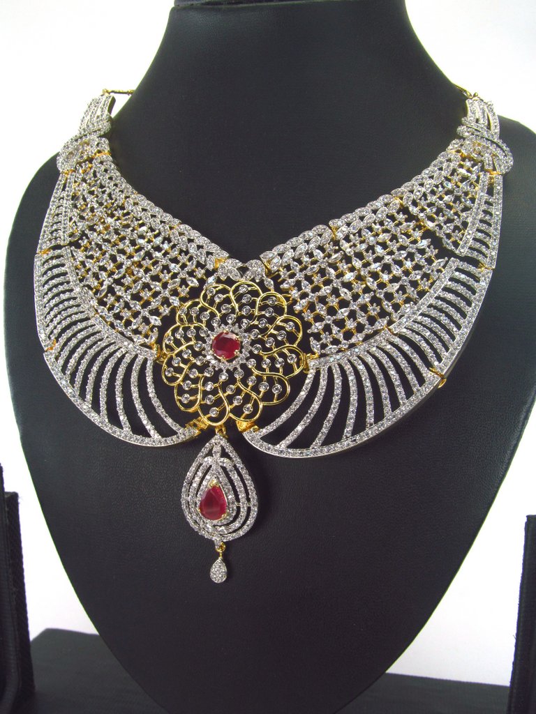 Necklace Designed by Passionate Craftsmen !