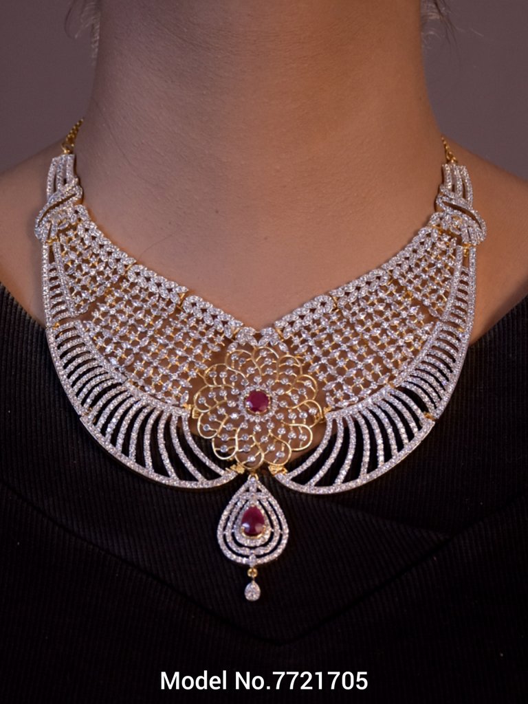 Necklace Designed by Passionate Craftsmen !