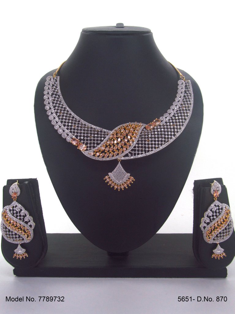 Wholesale Traditional Necklace Set