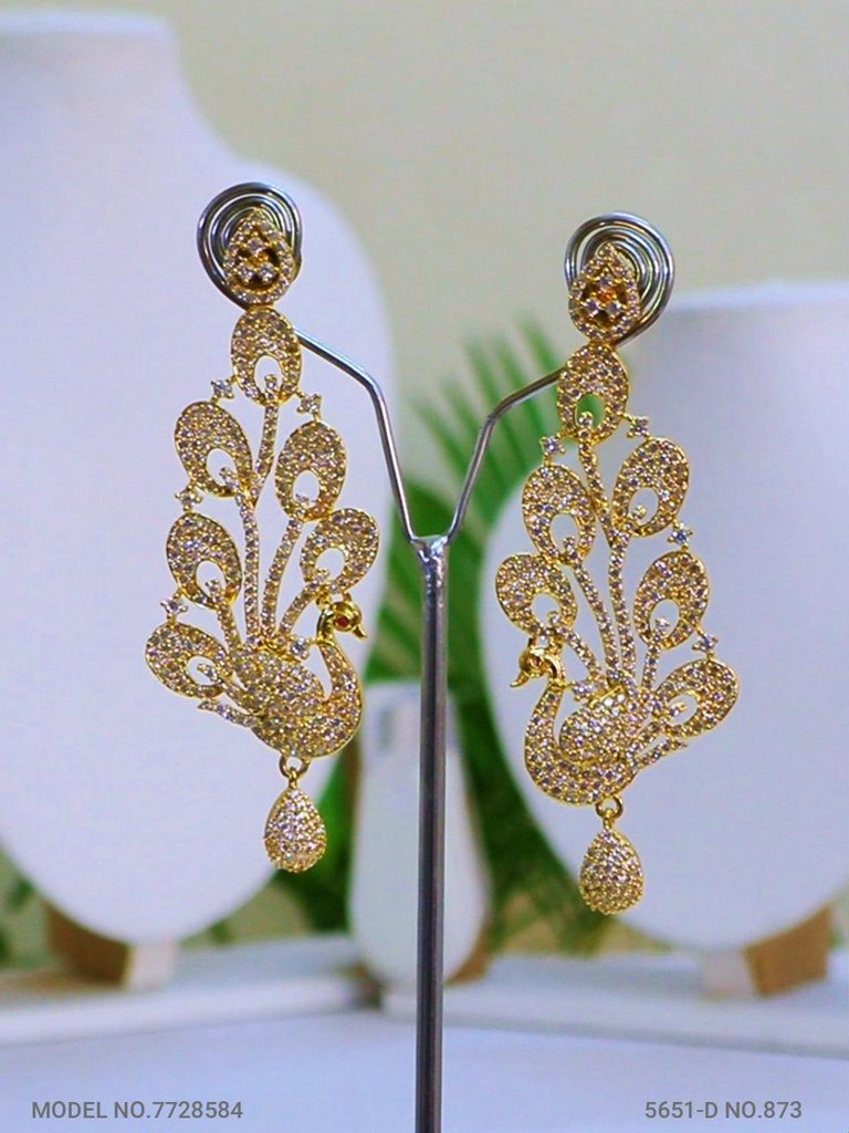 Necklace Designed by Passionate Craftsmen !
