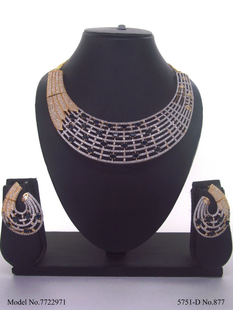 Statement American Diamond Set