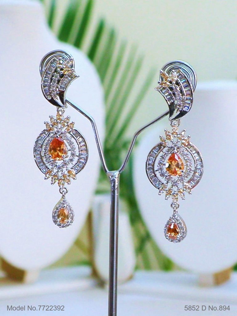 Necklace Designed by Passionate Craftsmen !