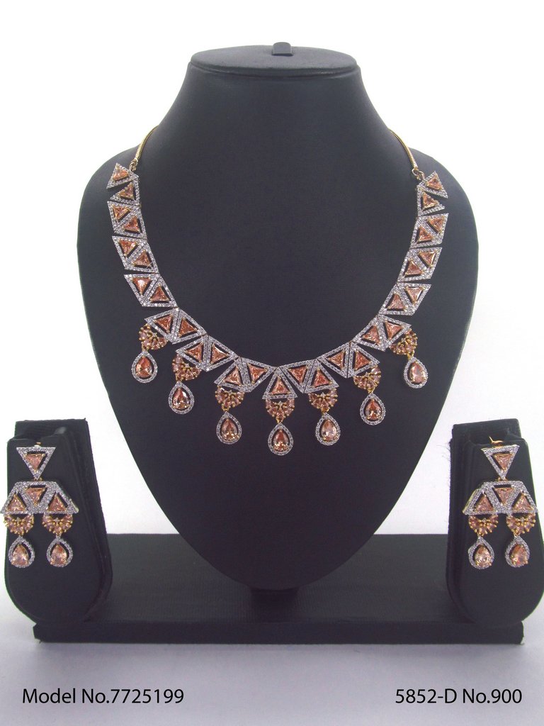 Necklace Designed by Passionate Craftsmen !