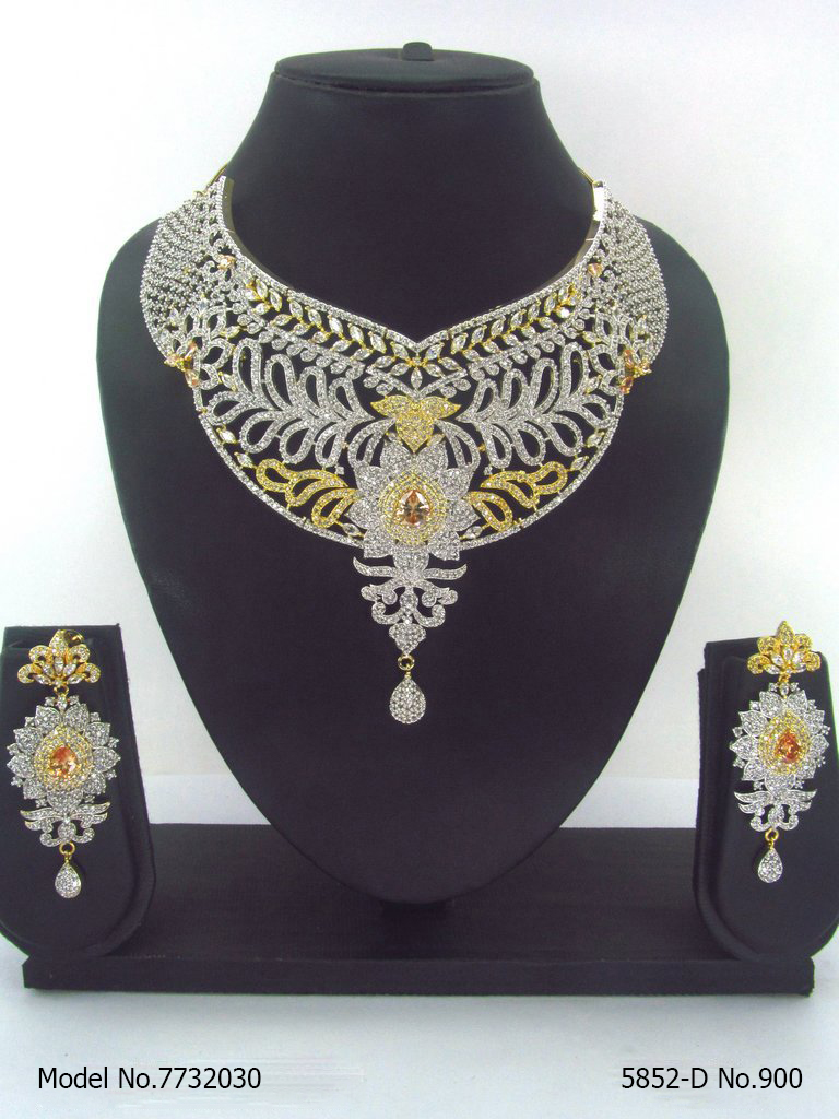 Necklace Set with Classic earrings