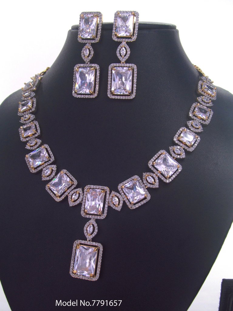 Amazing Traditional Jewelry Set