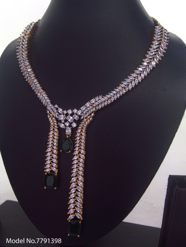 Fashion Necklace Set | Artificial Diamonds / Zircons