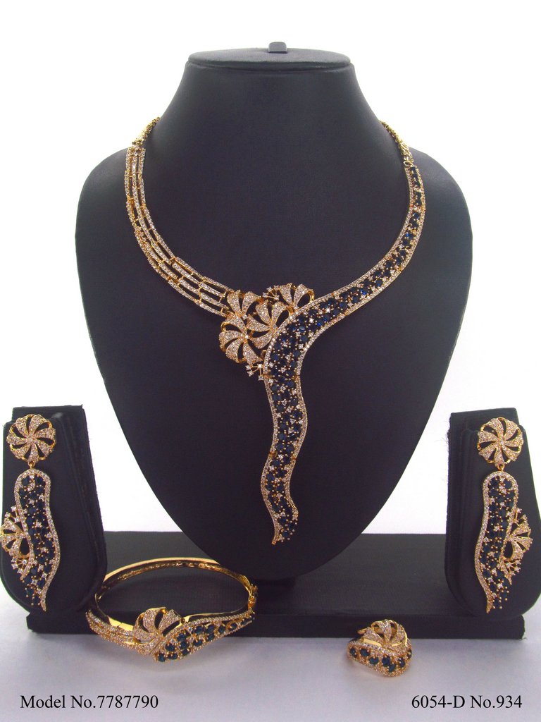 Wholesale Traditional Necklace Set