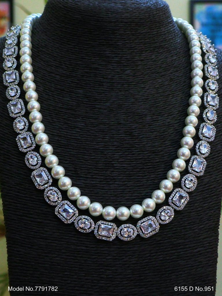 The best Gift for a Woman ! Jewelry