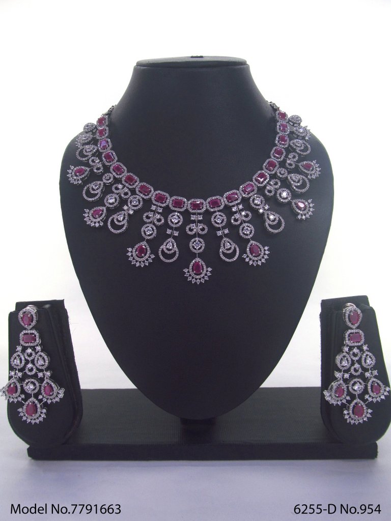 Wholesale Traditional Necklace Set