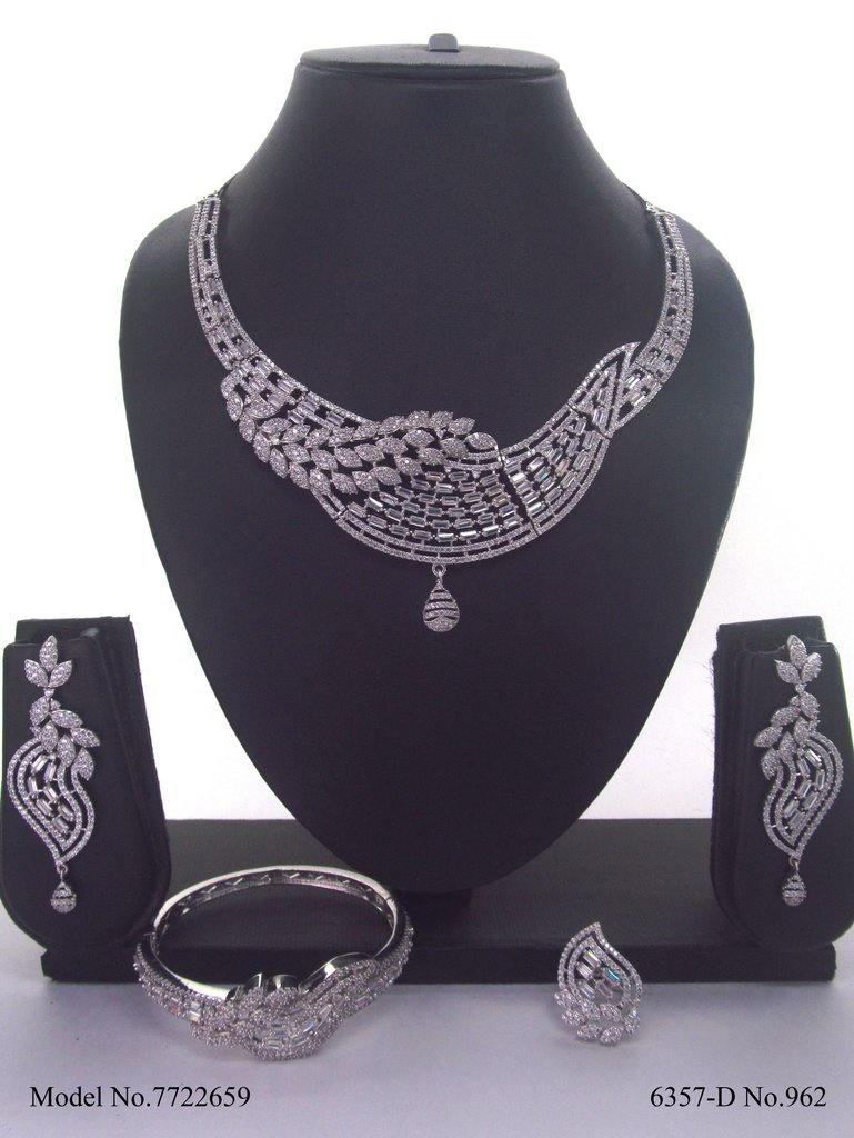 Amazing Traditional Jewelry Set