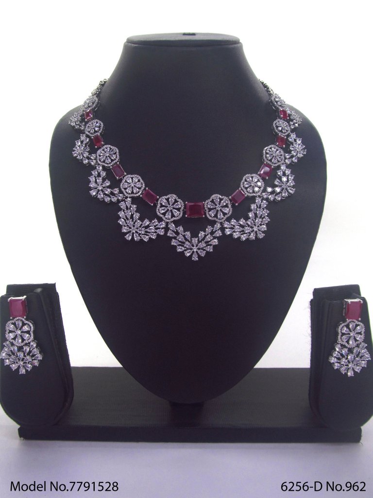 Statement American Diamond Set