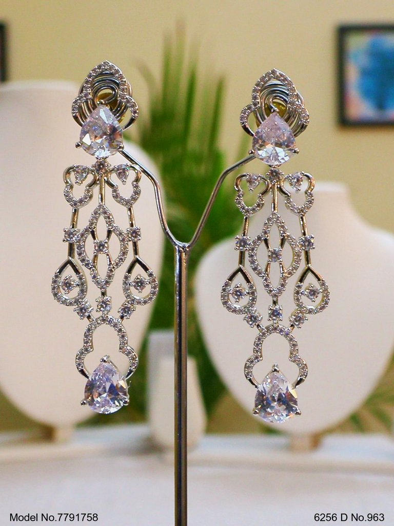Traditional Necklaces in Trend