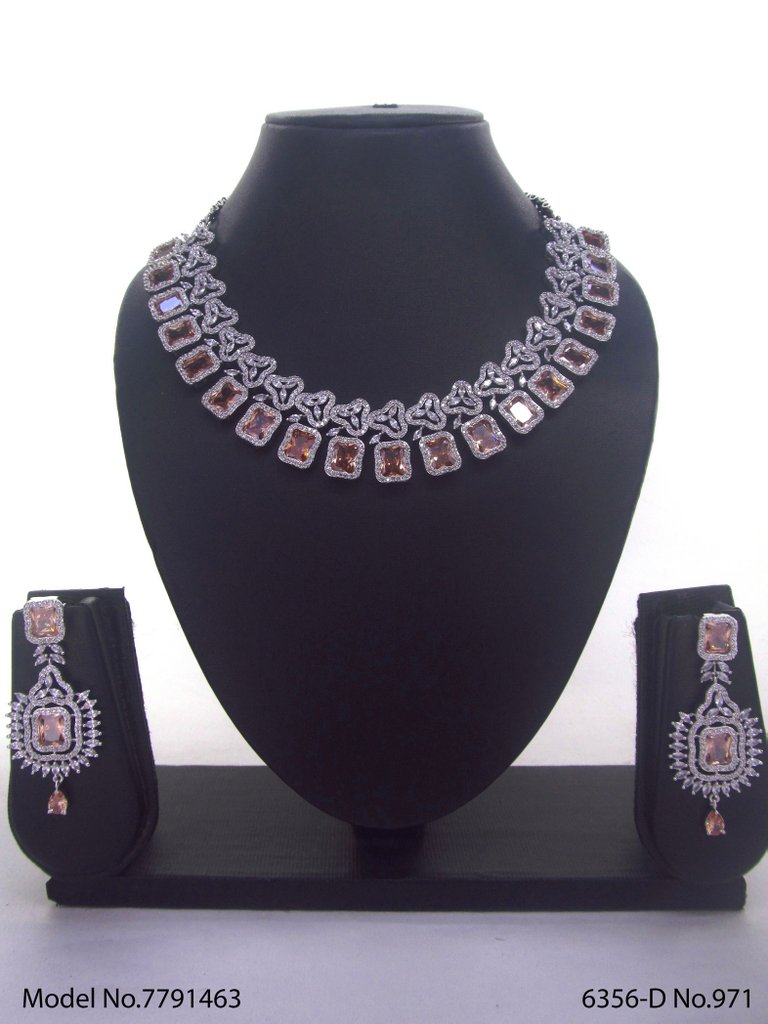 Amazing Traditional Jewelry Set