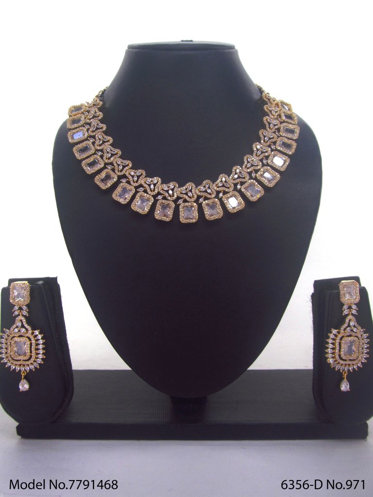 Wholesale Traditional Necklace Set