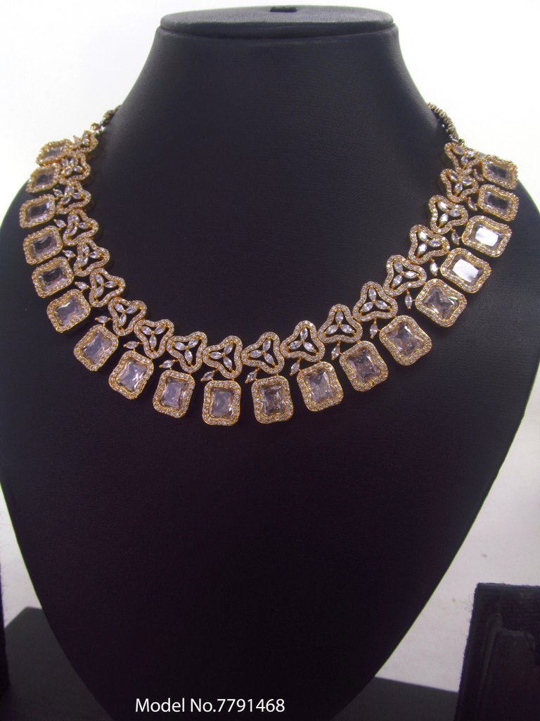 Wholesale Traditional Necklace Set