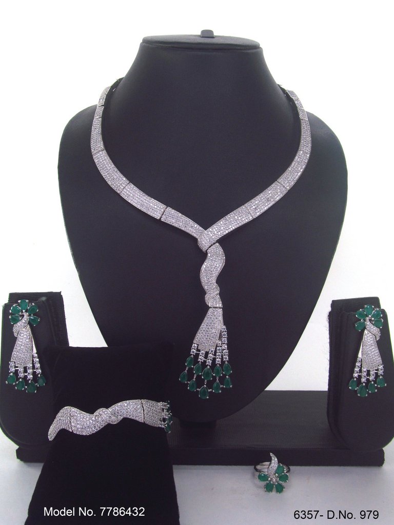 Trendy Traditional Necklace Set | Ideal Birthday Gift