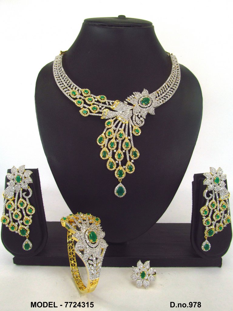 Necklace Designed by Passionate Craftsmen !