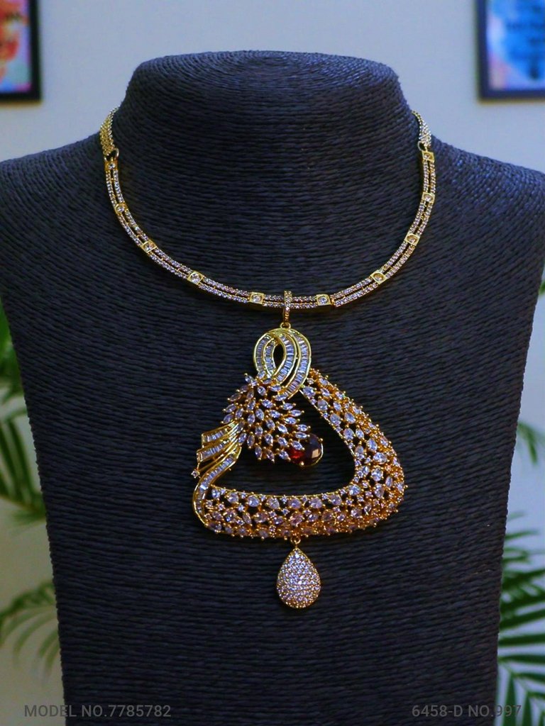 Traditional Necklaces in Trend