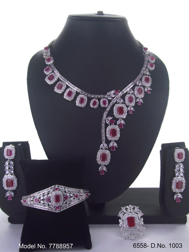 Wholesale Traditional Necklace Set
