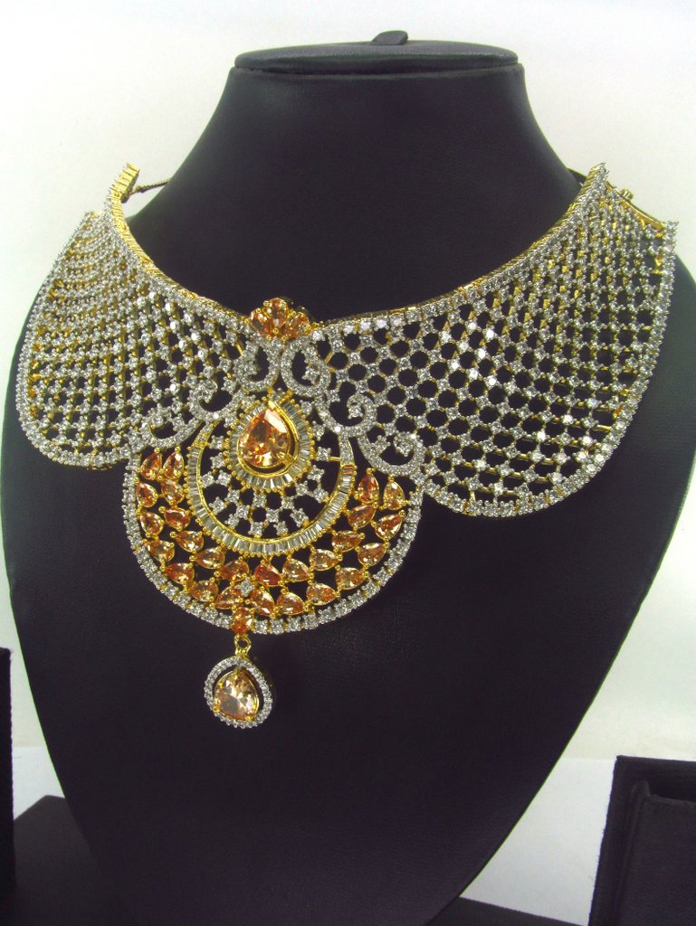 Traditional Zirconia Jewelry Set for Classy Women