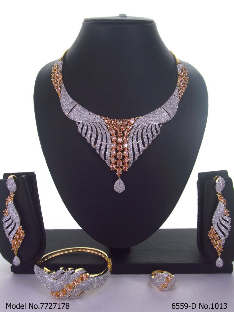 Amazing Traditional Jewelry Set