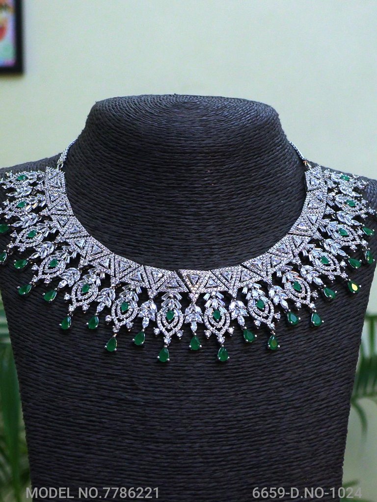 Traditional yet Trendy Design | Ideal for your Parties !