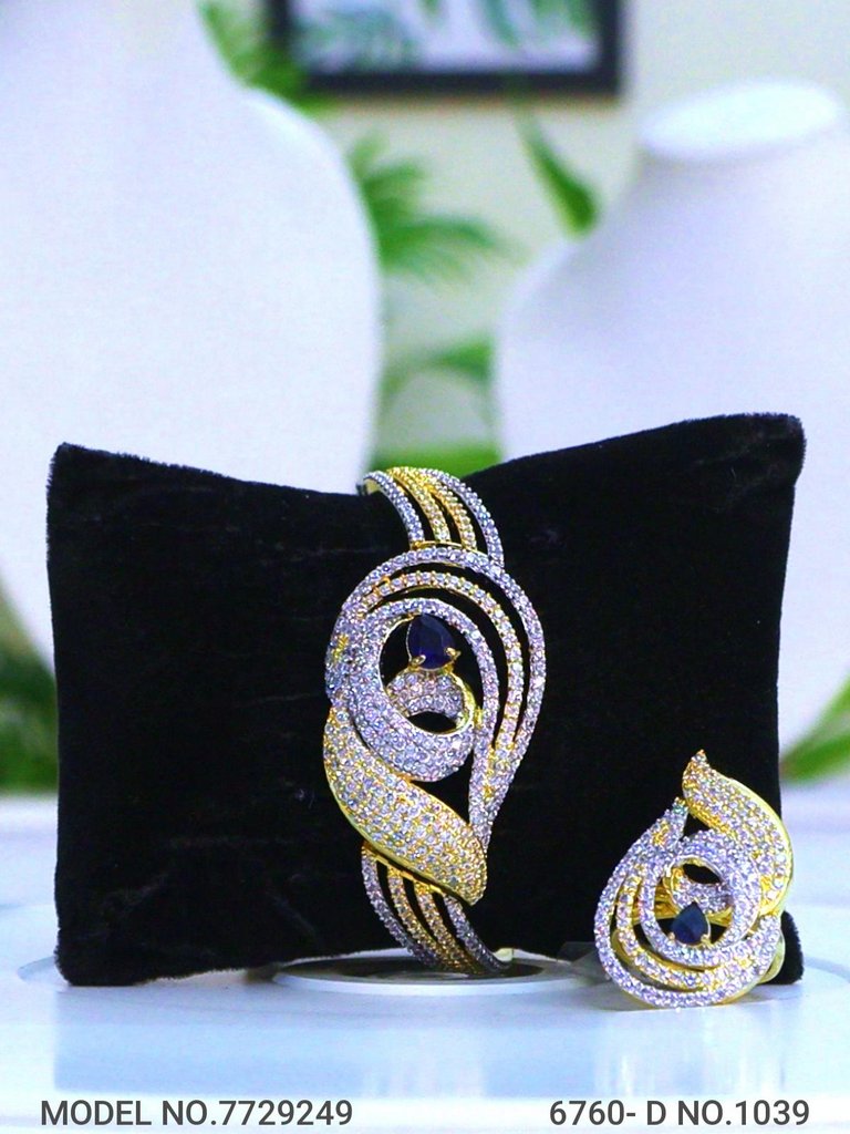 Handmade Traditional Masterpiece Zircon Jewelry Set