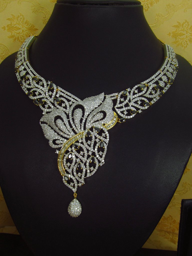 Traditional Necklaces in Trend