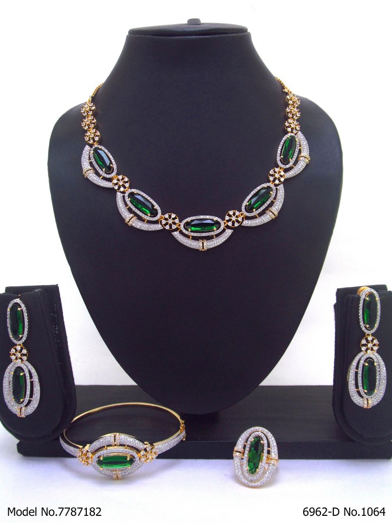 Traditional Zirconia Jewelry Set for Classy Women