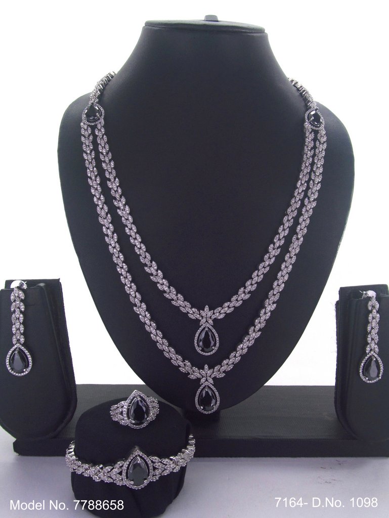 Traditional Zirconia Jewelry Set for Classy Women