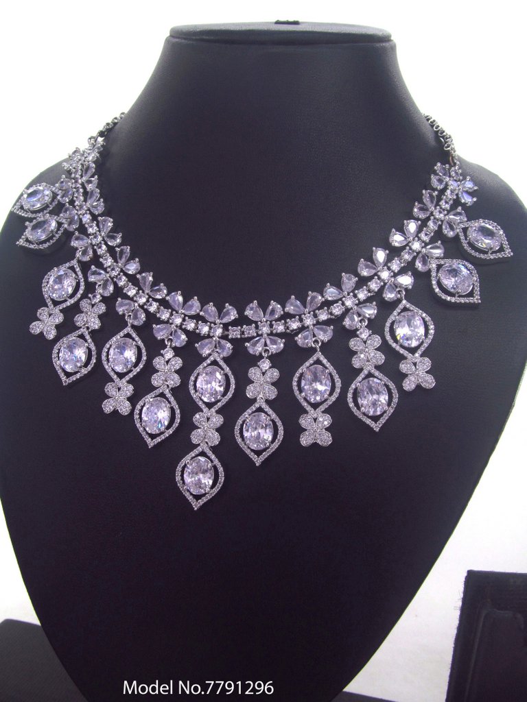 Wholesale Traditional Necklace Set